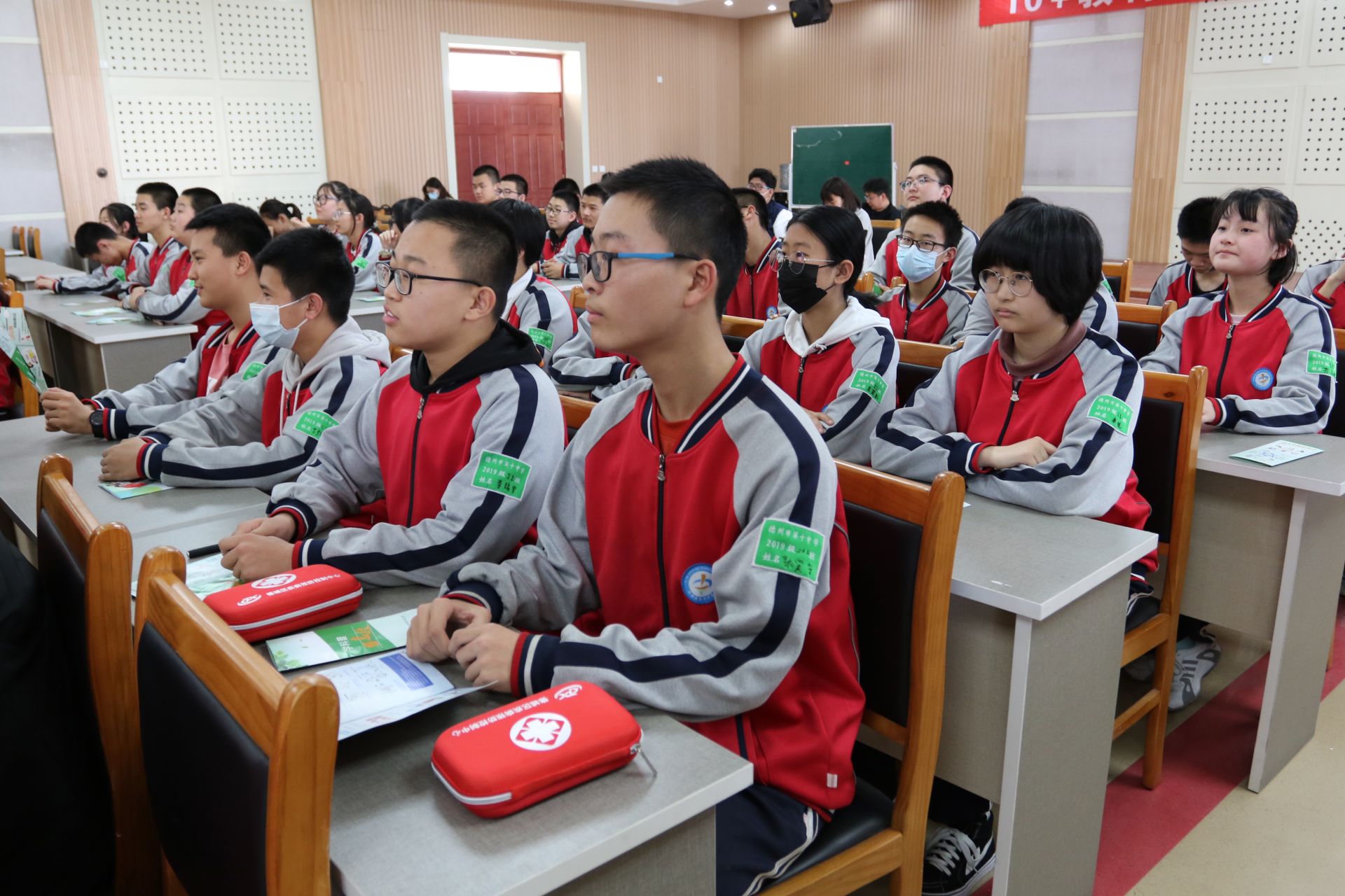 急救知识进校园宣传活动 6b51c0bf46ab81a63282b5c2266b9454.jpeg