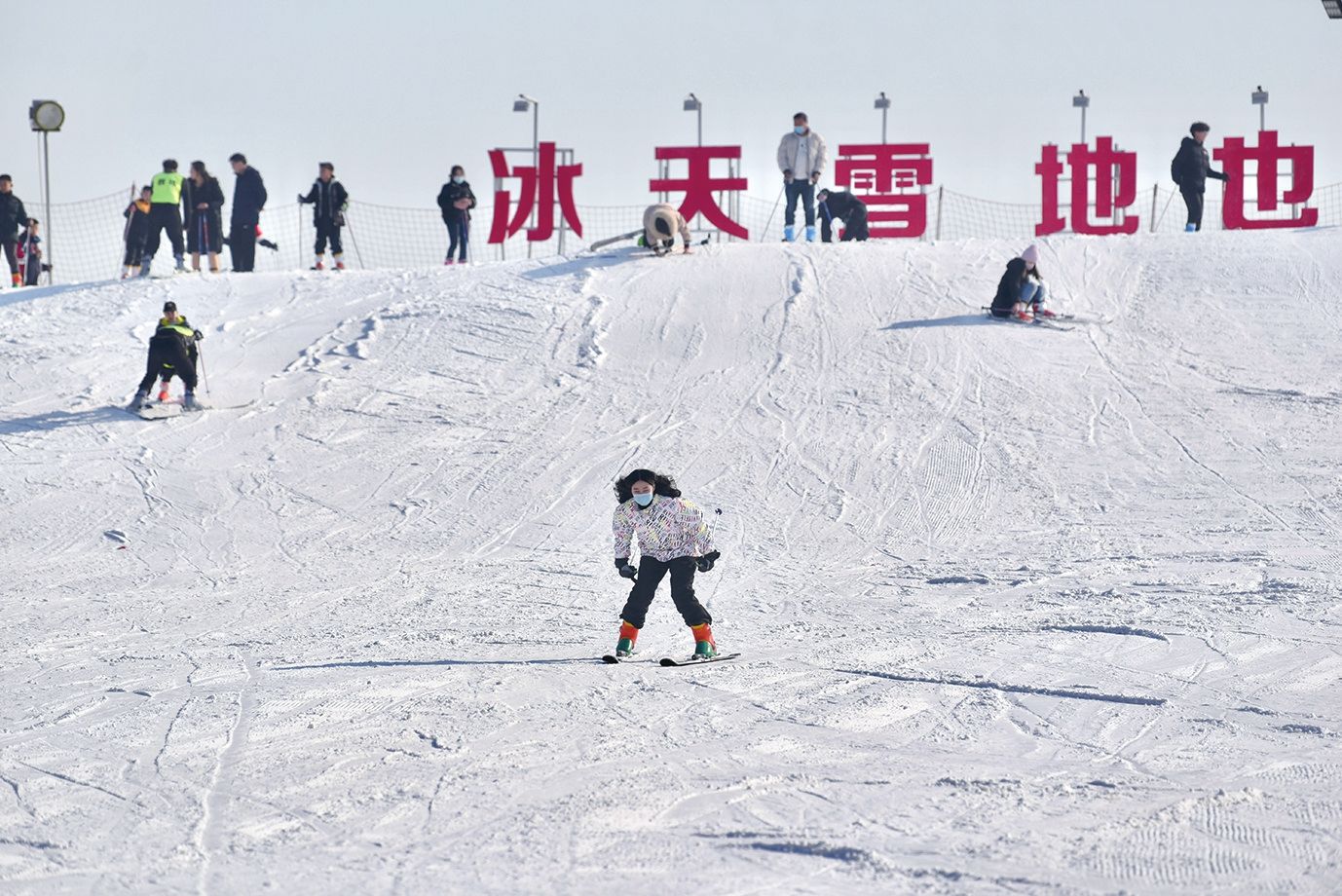 滑雪项目爆火,选择在家门口乐享冰雪游成为了很多德州市民出游的首选