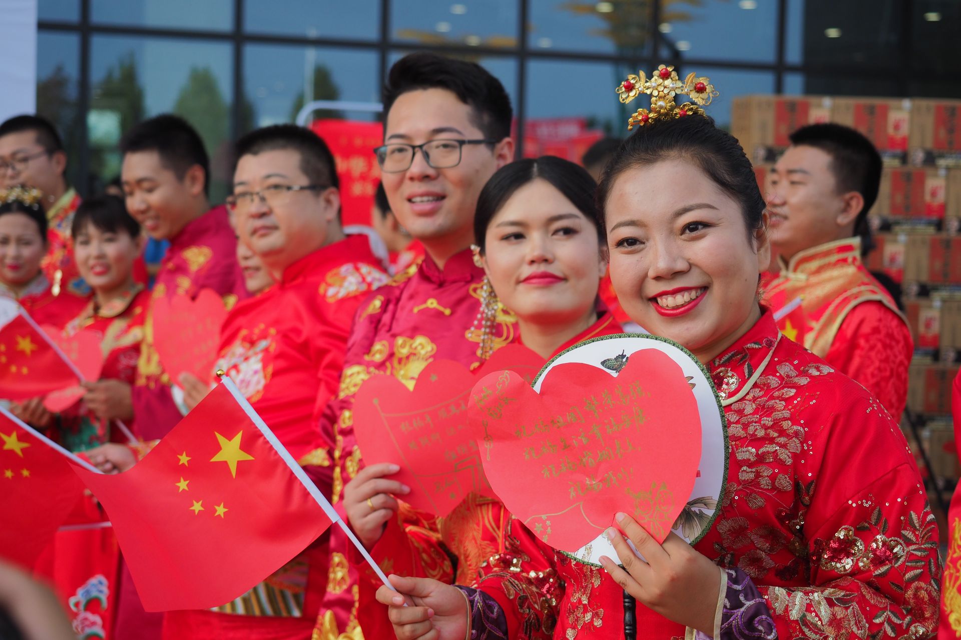 46秒你的幸福祖国见证德州40对新人举行集体婚礼向新中国成立70周年