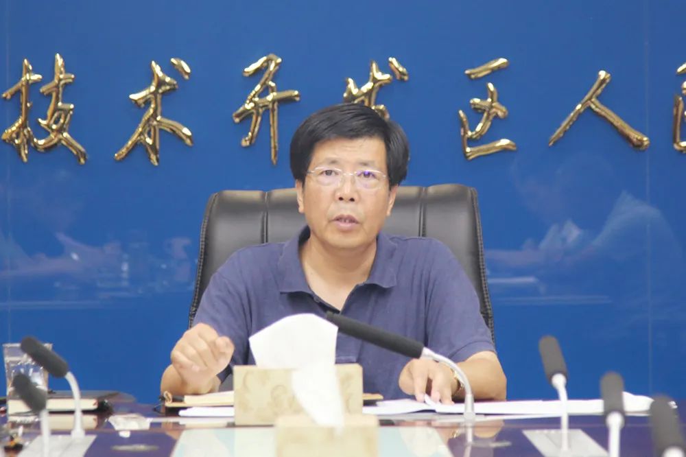 会上,冯爱民检察长传达了全市扫黑除恶专项斗争"德州逆袭战"推进会