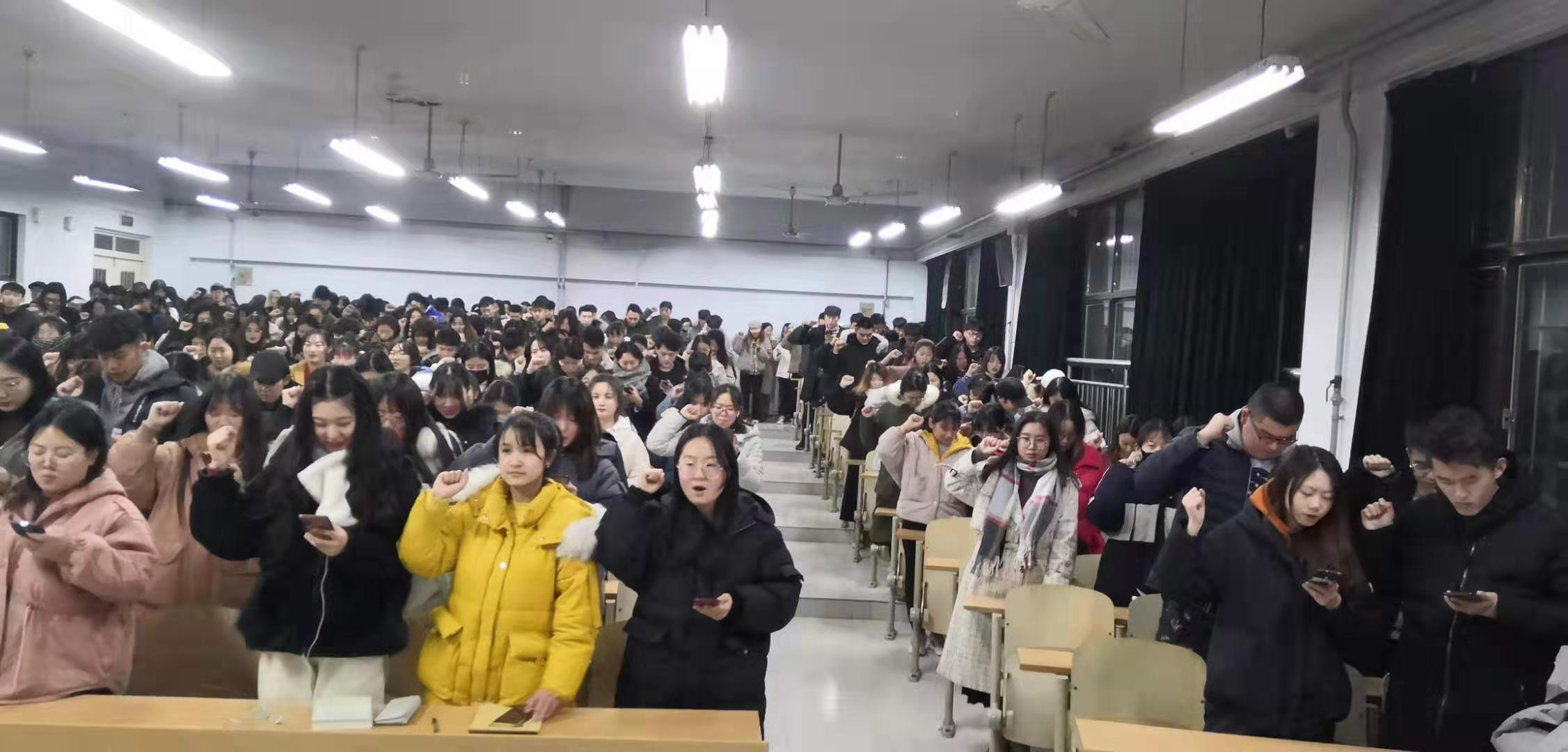 德州学院纺织服装学院举办诚信考试宣誓活动