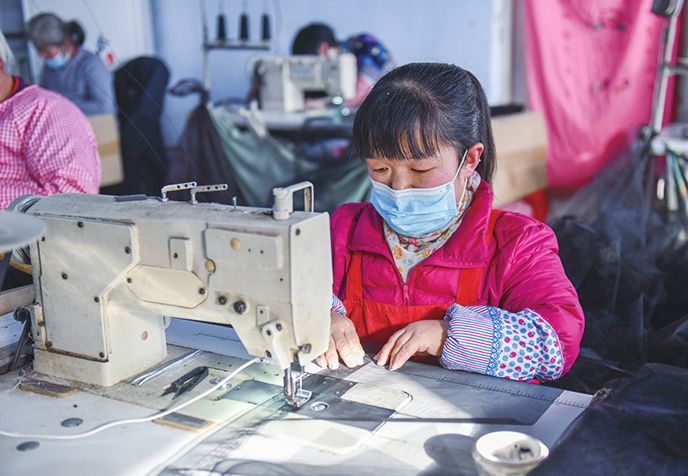 缝纫厂工作妇女图片图片