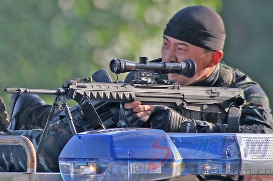 烟台组建虎鲨突击队授旗仪式震撼