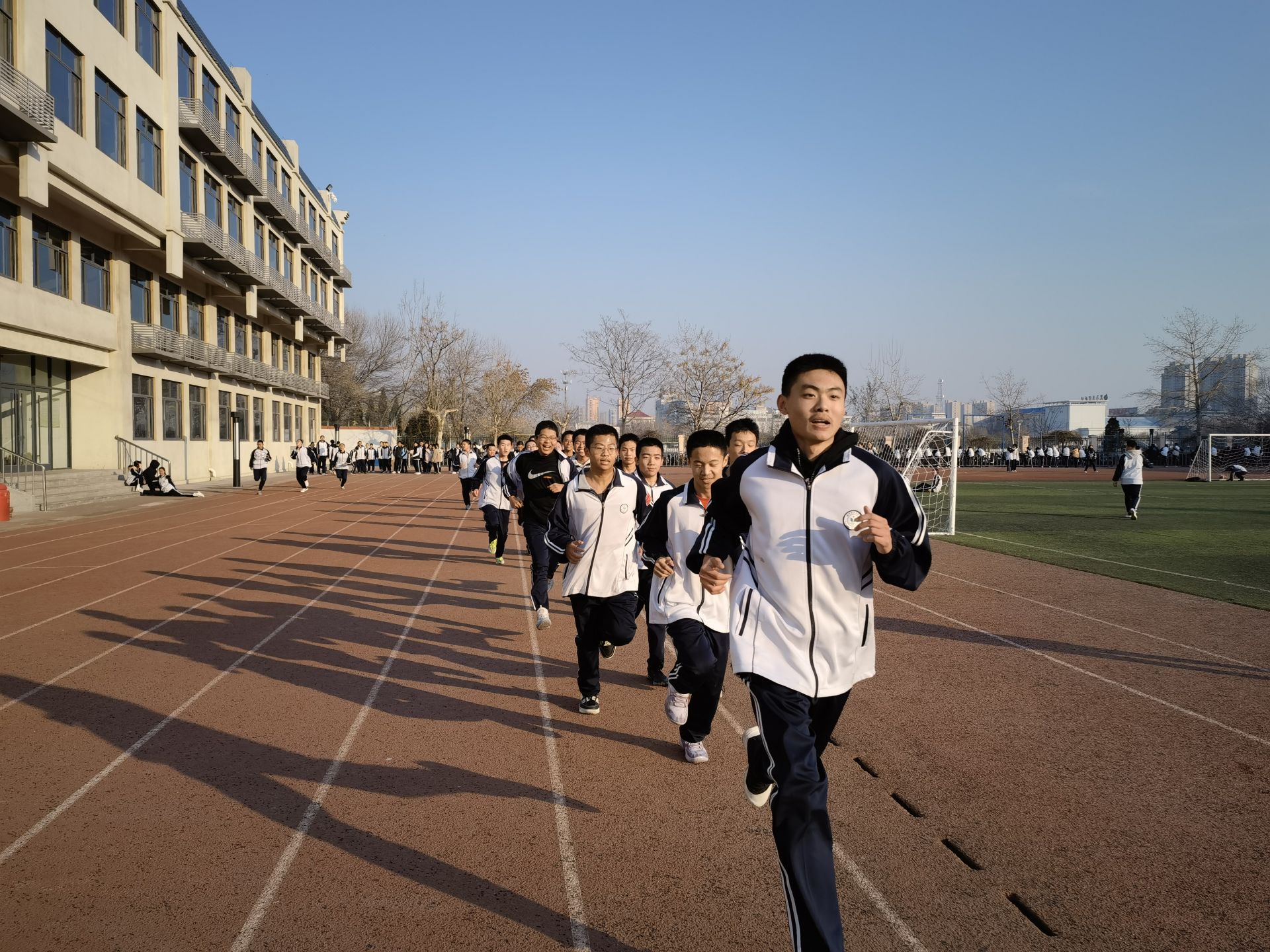 学生跑步照片图片素材图片