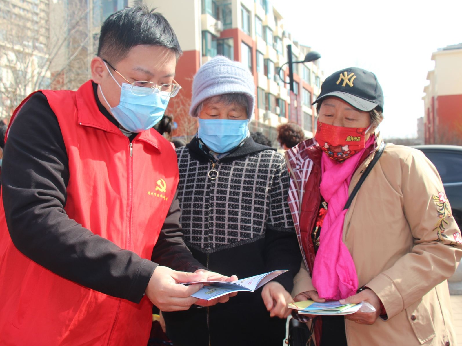 黨員進網格普法我先行市委編辦聯合德城區委編辦舉行主題志願活動