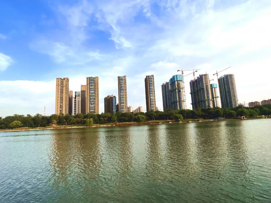 华腾御城·澜湾:一线河景平层,悦见繁华与诗意_德州24小时